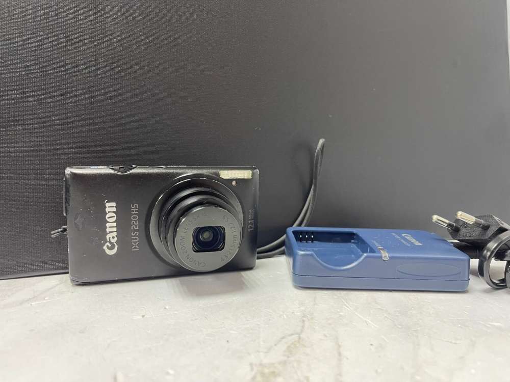 Фотоаппарат Canon ixus 220 hs