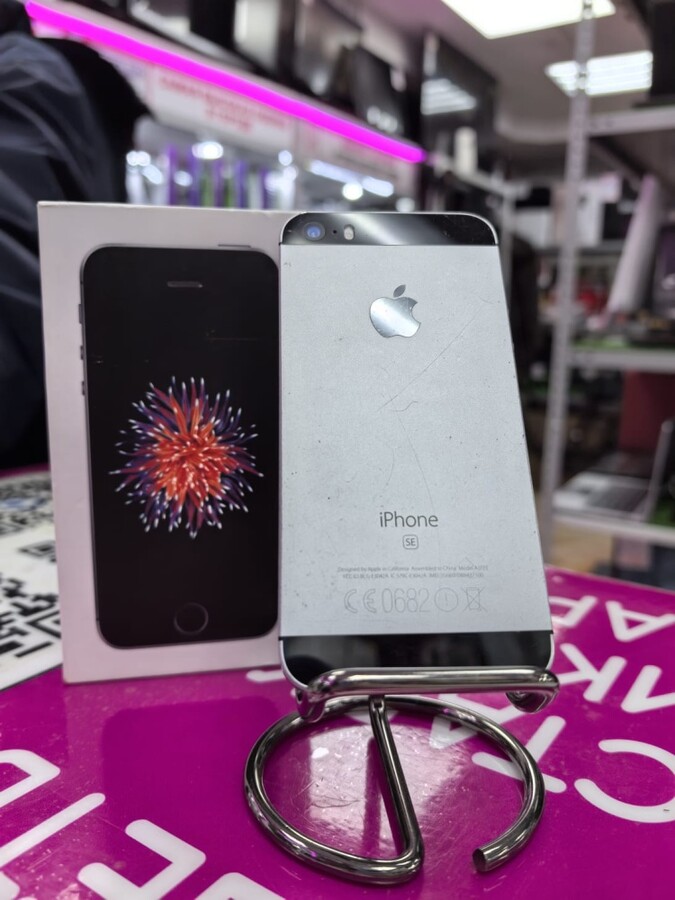 Смартфон iPhone SE 32gb 81%