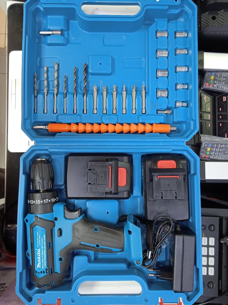 Шуруповерт - дрель Makita АКБ