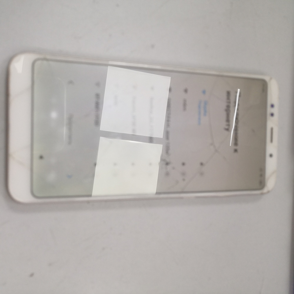 Смартфон Xiaomi Redmi 5+ 3/32