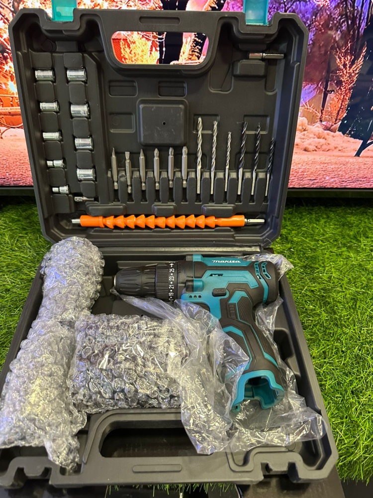 Шуруповерт Makita