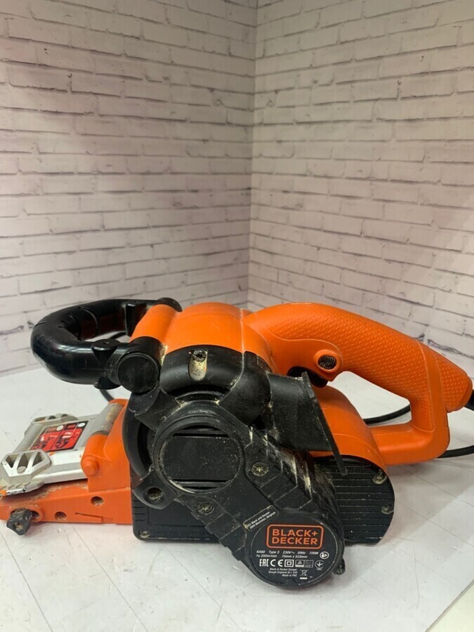 Шлифмашина Black+Decker