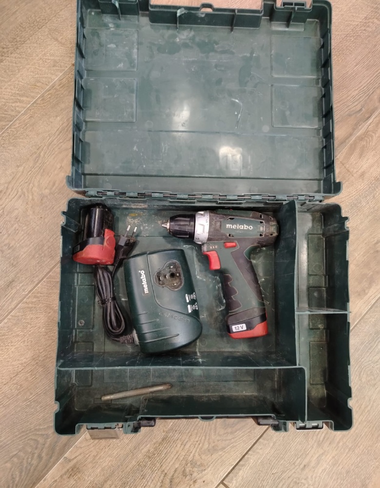 Шуруповерт METABO