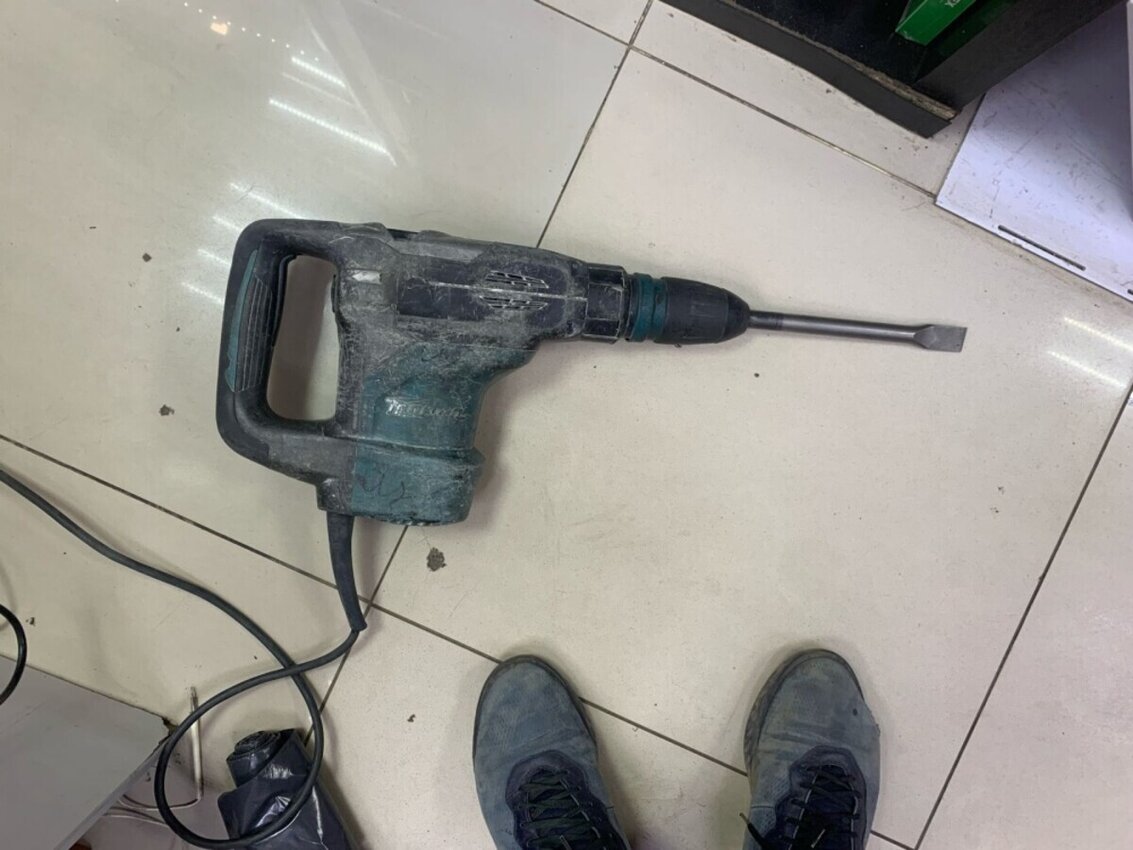 Перфоратор Makita HR4003C