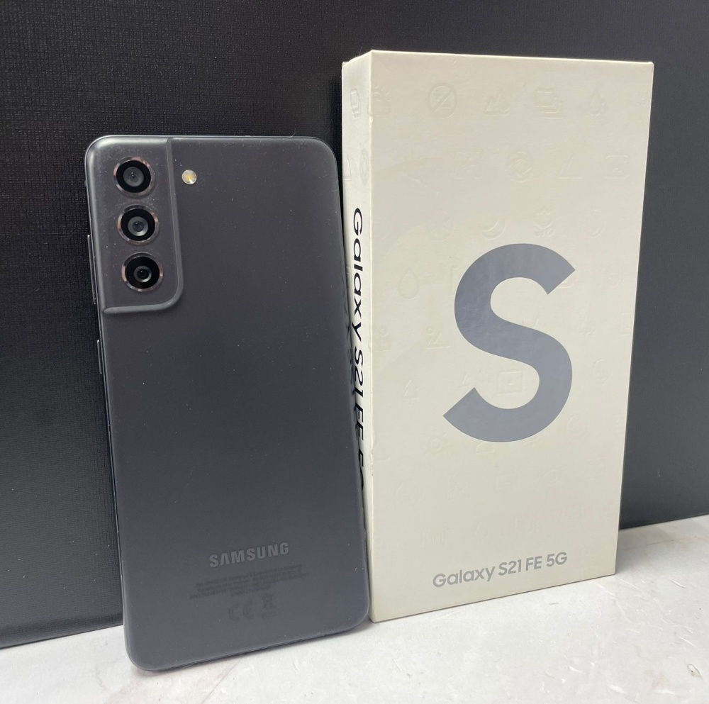Смартфон Samsung S21 FE
