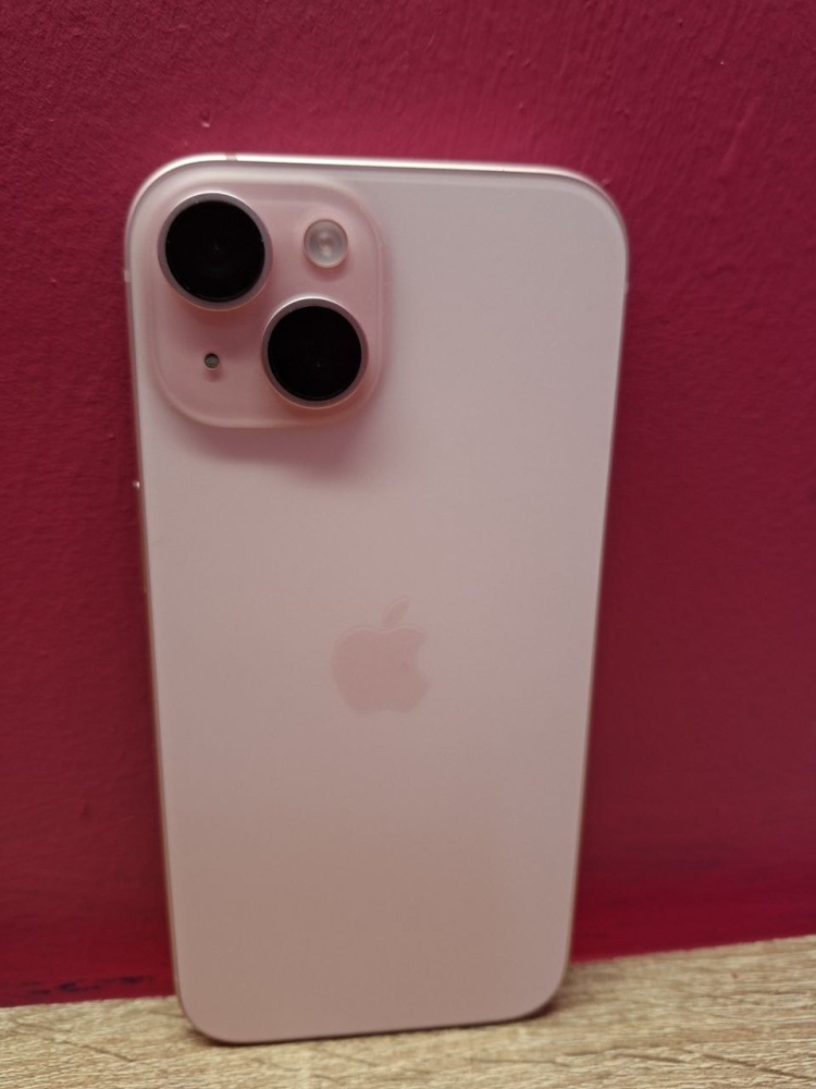 Смартфон iPhone 15  128 гб