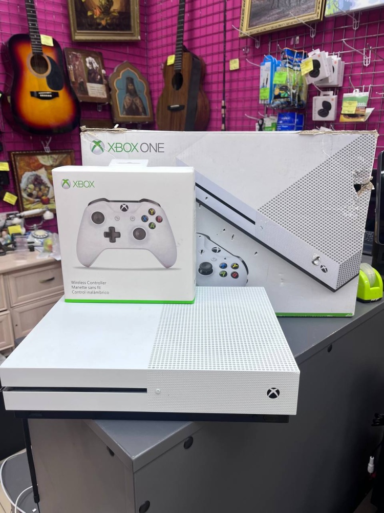 Игровая приставка XBOX ONE S 1tb