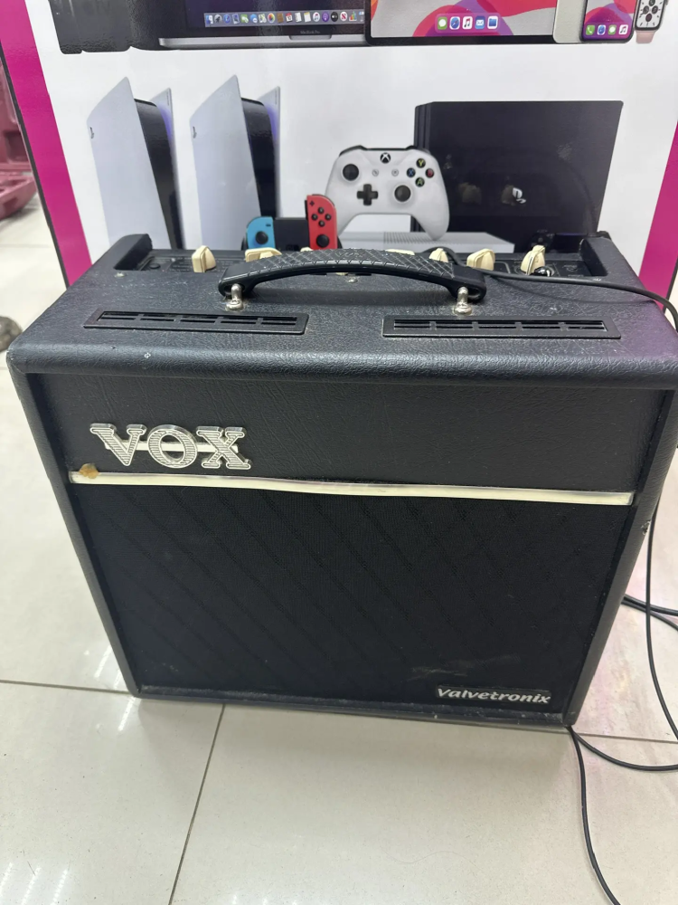Гитарный комбоусилитель VOX VT-40 valvetronix