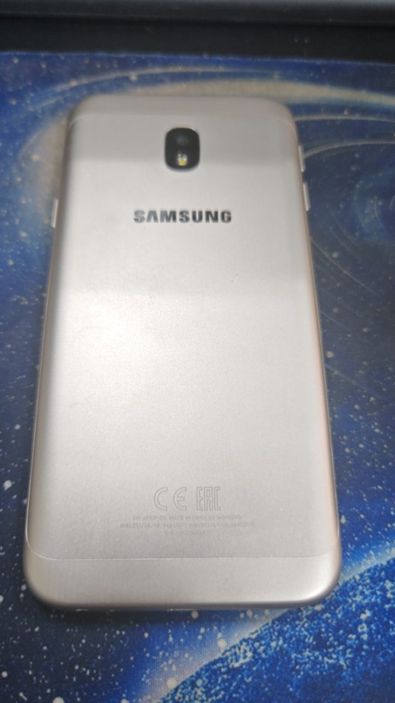 Смартфон Samsung J3 2017
