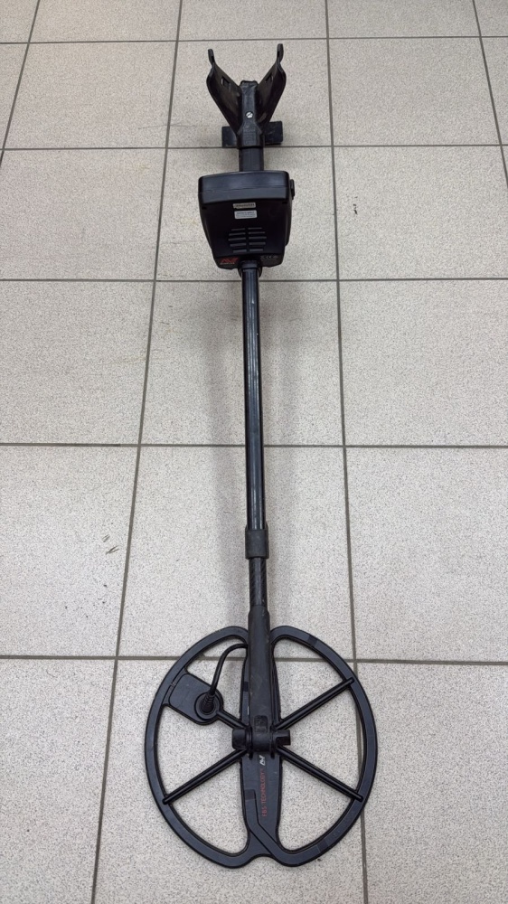 Металлодетектор Minelab e-trac