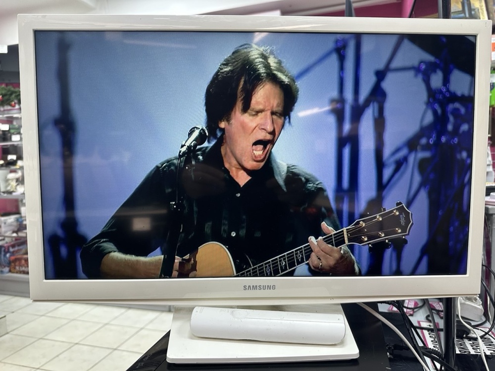 Телевизор Samsung UE24H4080