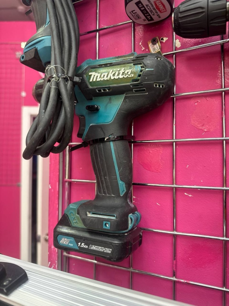 Шуруповерт Makita DF 0300