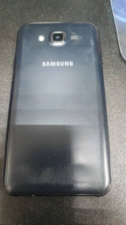 Смартфон Samsung J7 NEO