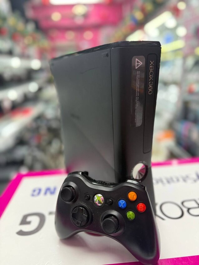 Игровая приставка XBOX 360 Slim 4GB