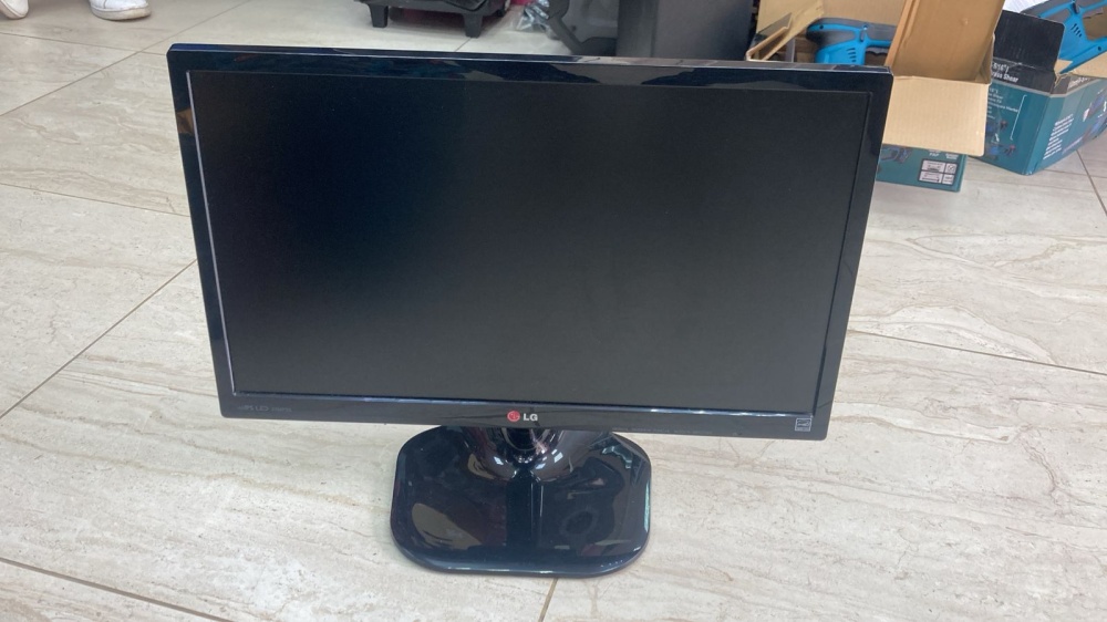 Монитор lg22