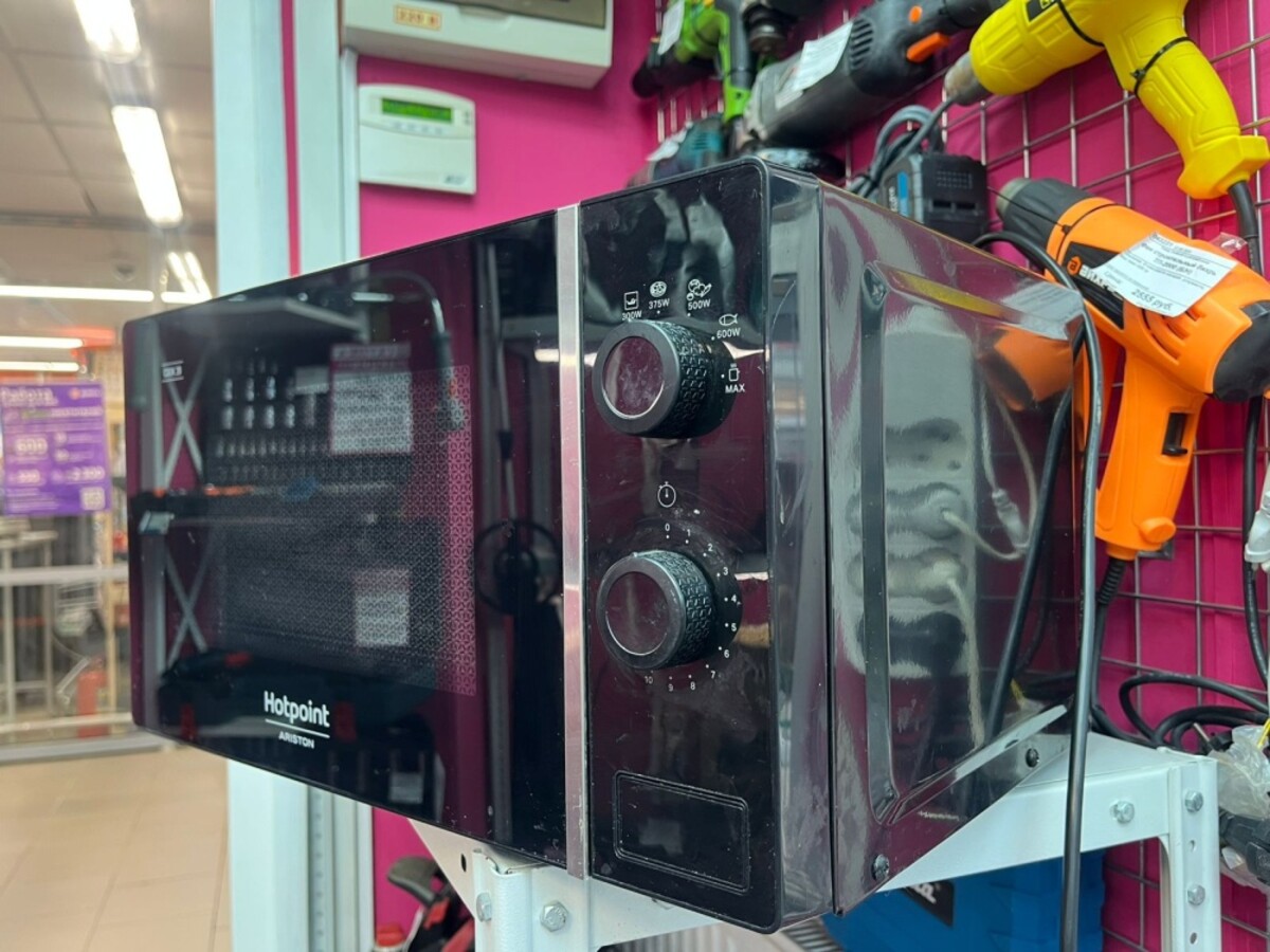 Микроволновая печь Hotpoint MWHR3101B