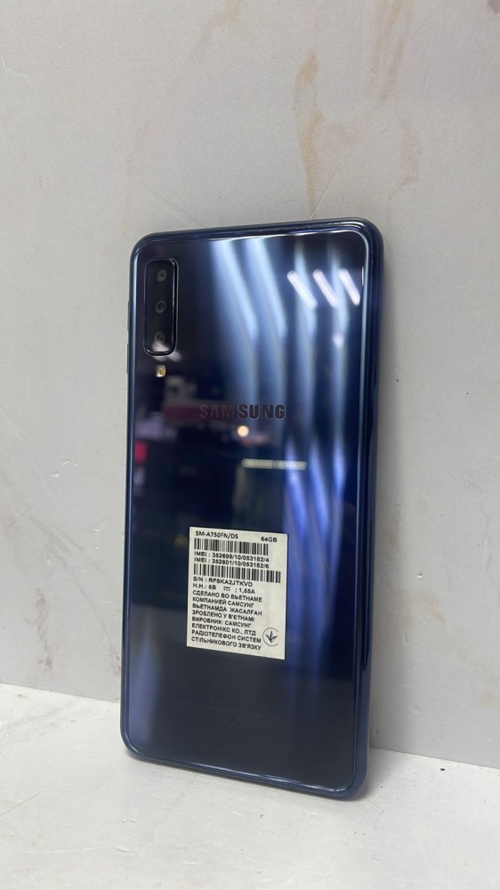 Смартфон Samsung A7 2018 4/64