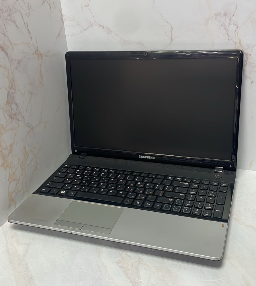 Ноутбук Samsung NP300E5A