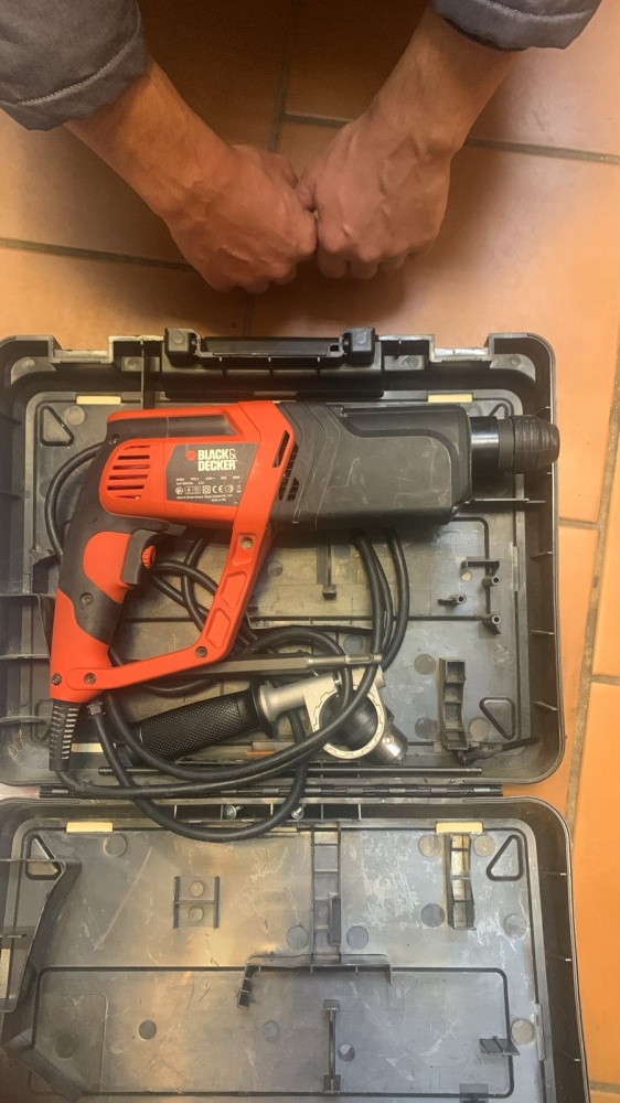 Перфоратор Black Decker KD985