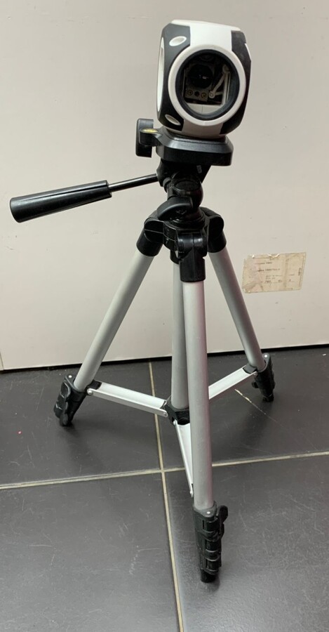 Лазерный уровень NLC06 с треногой