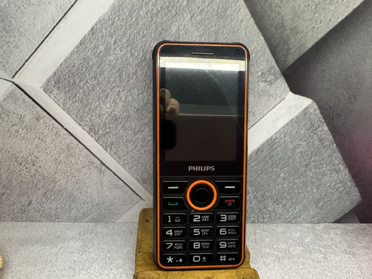 Мобильный телефон Philips xenium