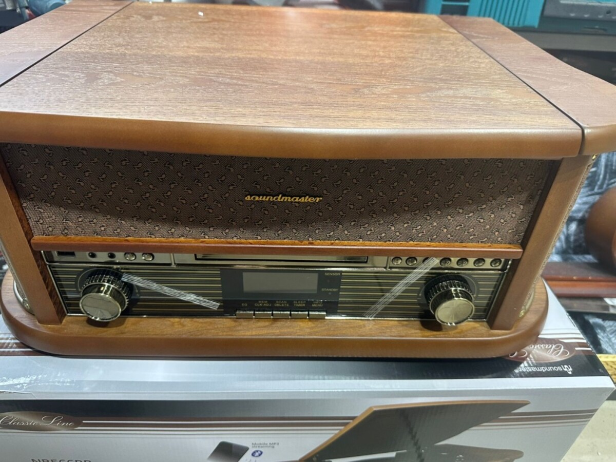 Виниловый проигрыватель Soundmaster  NR 566BR