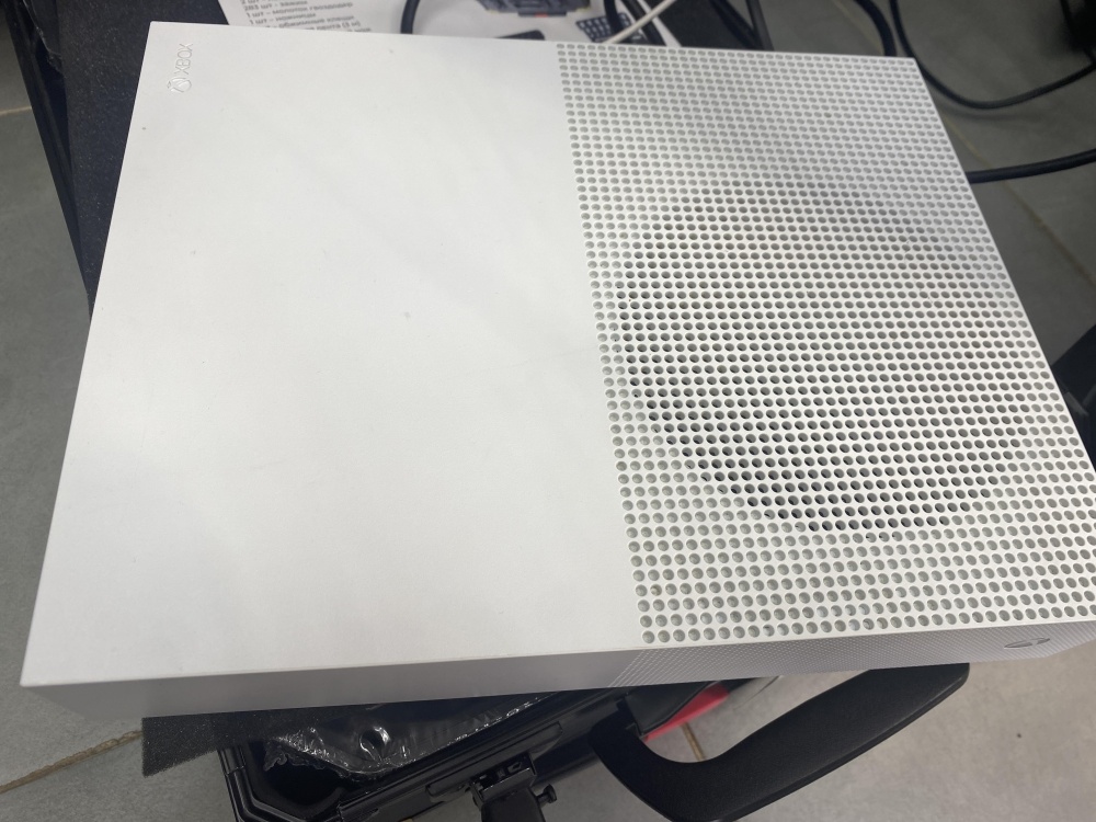 Игровая приставка XBOX ONE S 1 тб