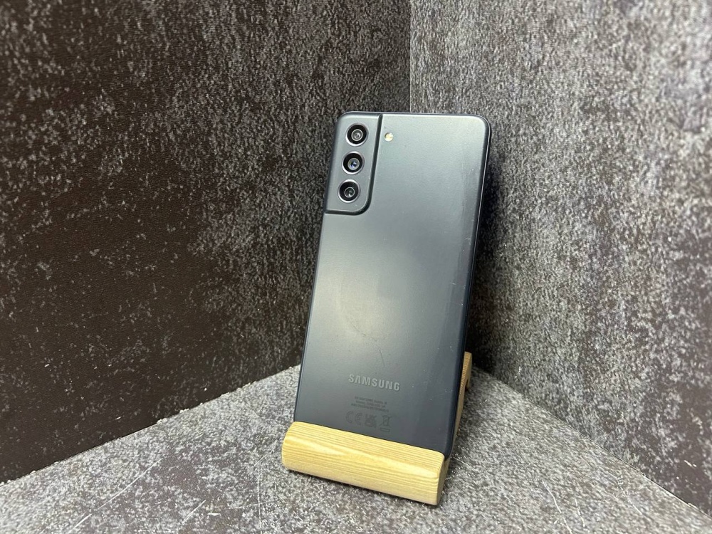 Смартфон Samsung S21 FE