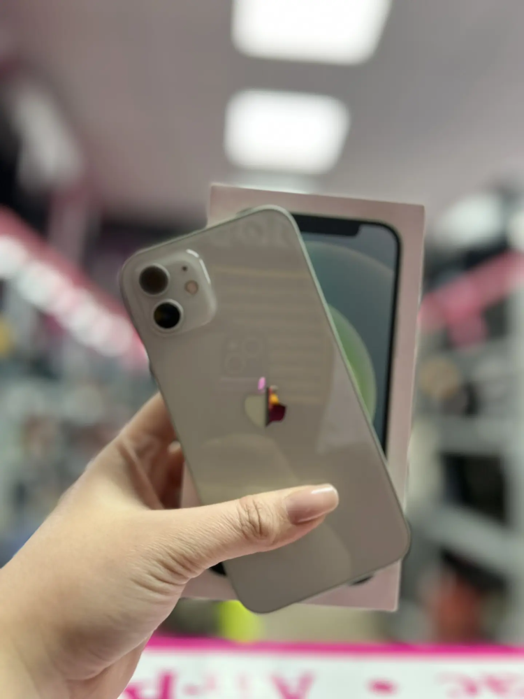 Смартфон iPhone 12 64 Gb 79%