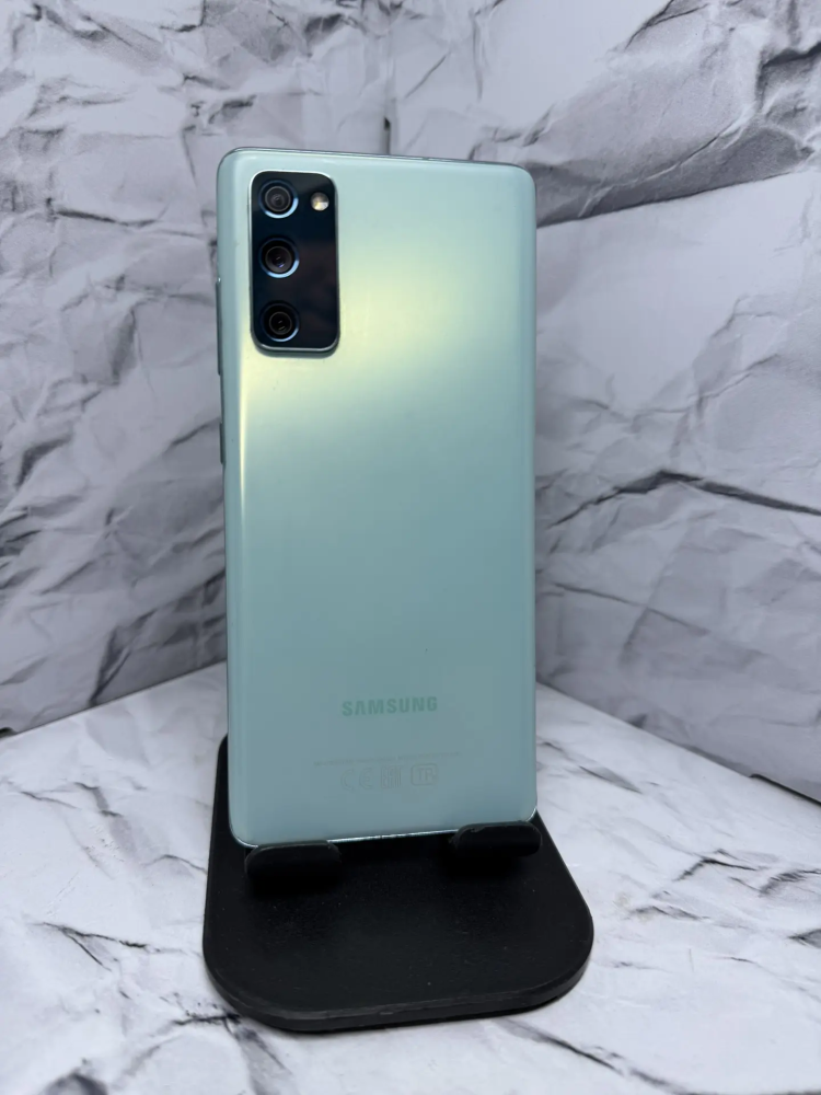 Смартфон Samsung S20 FE 6/128Gb
