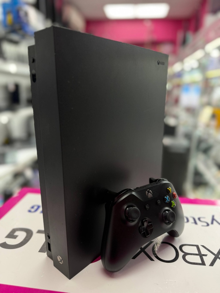 Игровая приставка XBOX ONE X 1tb