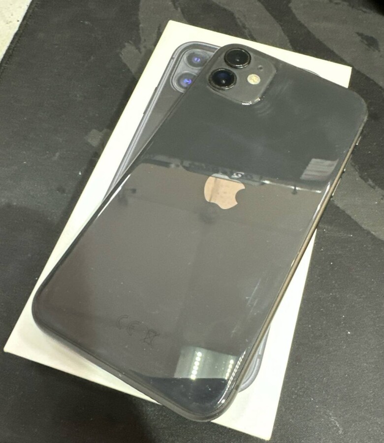 Смартфон iPhone 11 64Gb ростест