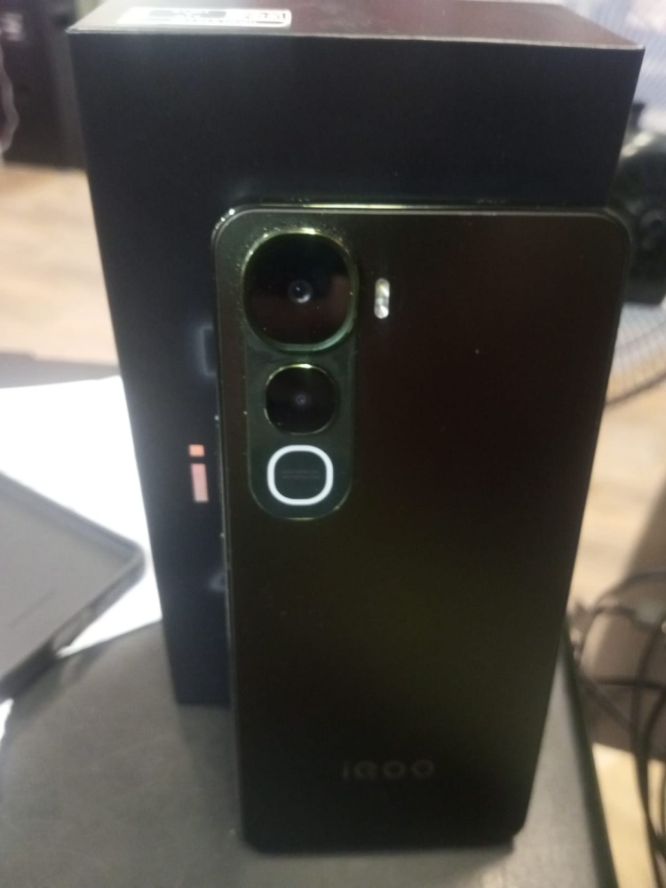 Смартфон Vivo IQOOZ 10 lite 8\128