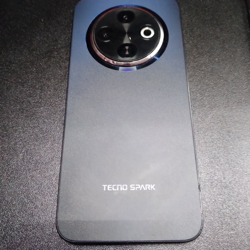 Мобильный телефон Tecno spark 30c 4/128