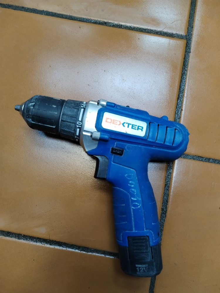 Шуруповерт Dexter 12v