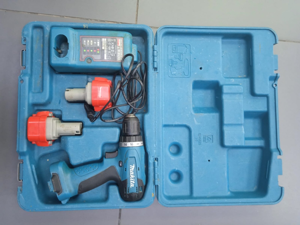 Шуруповерт MAKITA 6261d. Оригинал.
