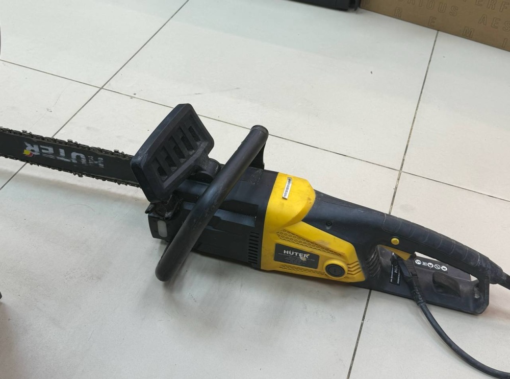 Пила электрическая Huter els2000